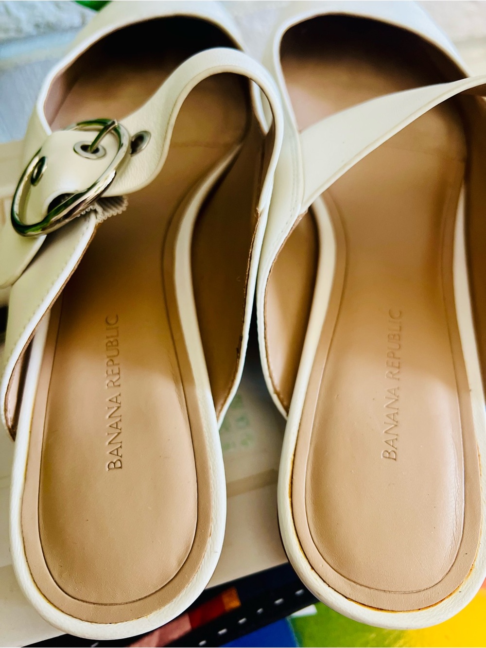 Banana Republic Cream Pointed Toe Mule with Buckle - Picture 3 of 5